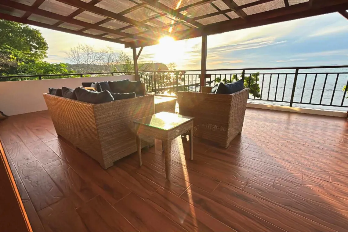 4c95e9587851f7df5baa3704d97b999e631e2c9442d166397730ec99bca43f00