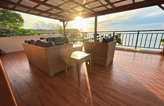 4c95e9587851f7df5baa3704d97b999e631e2c9442d166397730ec99bca43f00