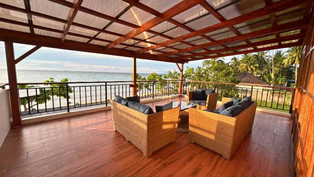 f051939f08941d9d88fe3ab5a109fbba20a87f5a617eb9031d3957de8cae5156